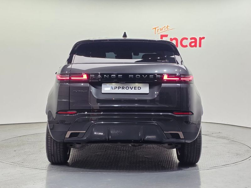 2025 Land Rover Range Rover Evoque P250 Dynamic SE photo 7