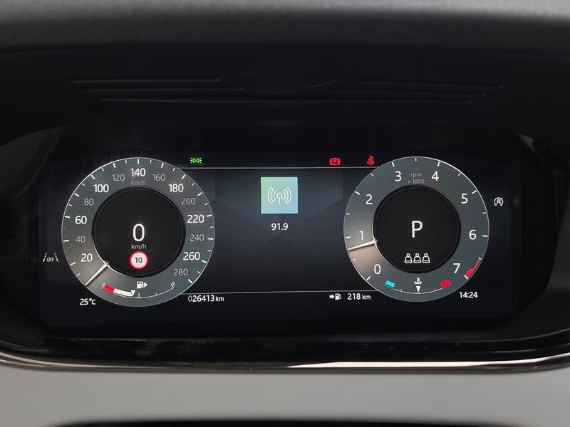 2025 Land Rover Range Rover Evoque P250 Dynamic SE photo 12