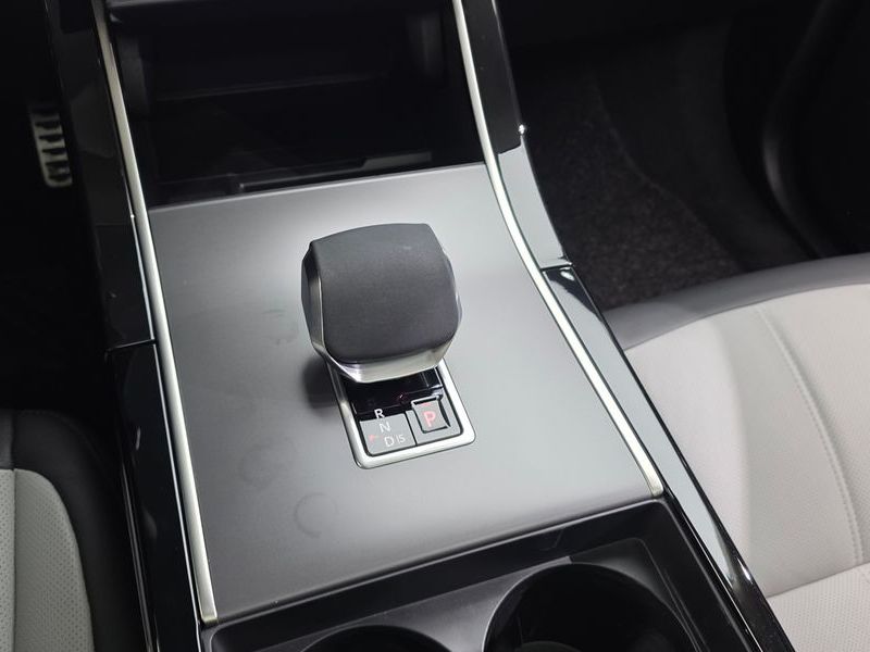 2025 Land Rover Range Rover Evoque P250 Dynamic SE photo 18
