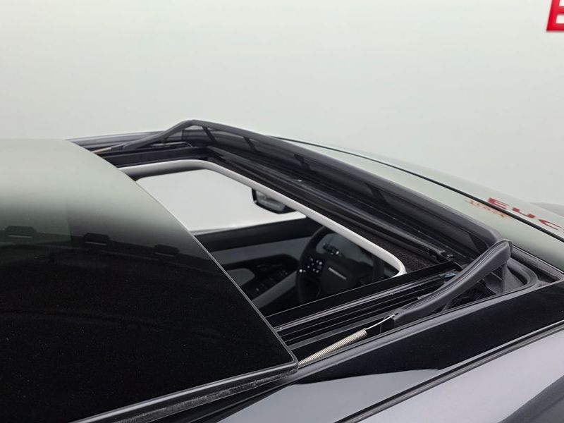 2025 Land Rover Range Rover Evoque P250 Dynamic SE photo 19