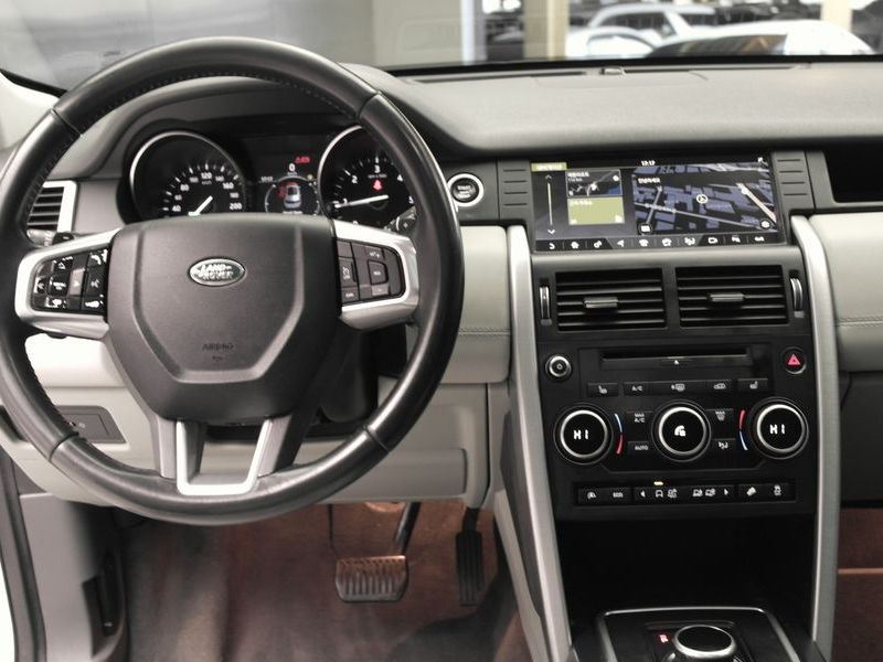 2017 Land Rover Discovery Sport 2.0 TD4 SE (150PS) photo 13