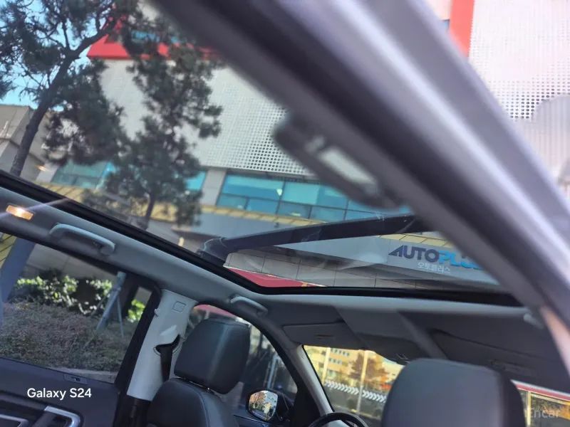 2016 Land Rover Discovery Sport 2.0 TD4 SE photo 11
