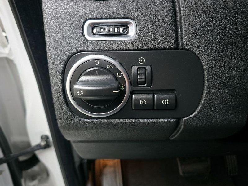 2013 Land Rover Discovery 3.0 SDV6 SE photo 16
