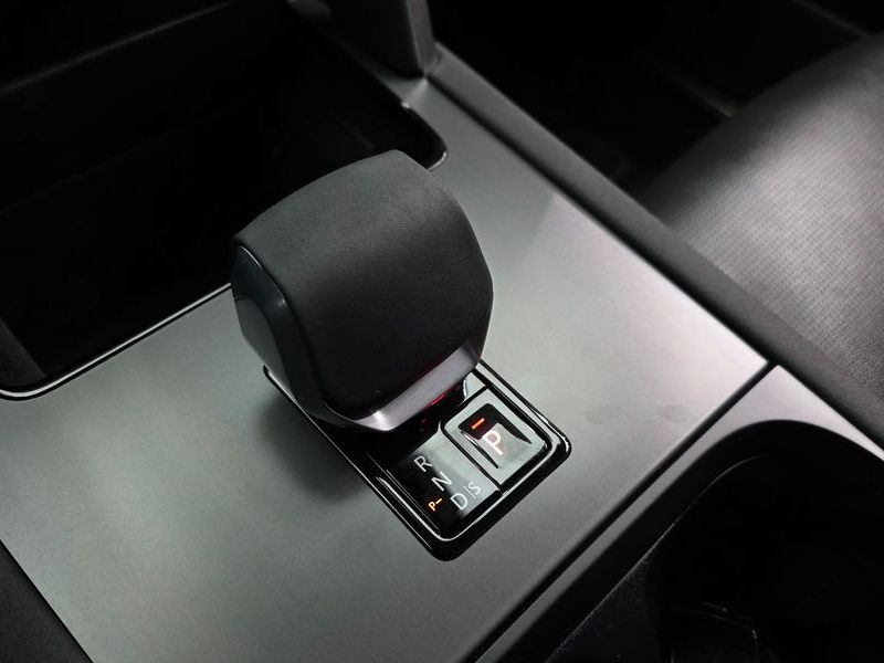 2025 Land Rover Discovery Sport P250 Dynamic SE photo 9