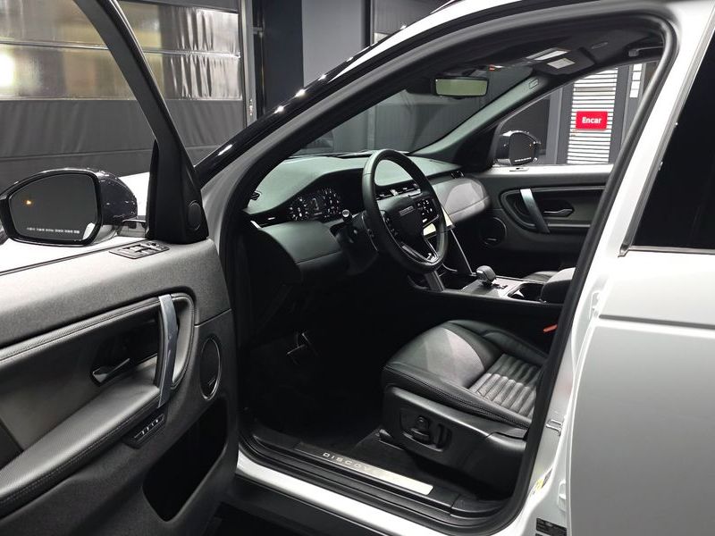 2025 Land Rover Discovery Sport P250 Dynamic SE photo 10