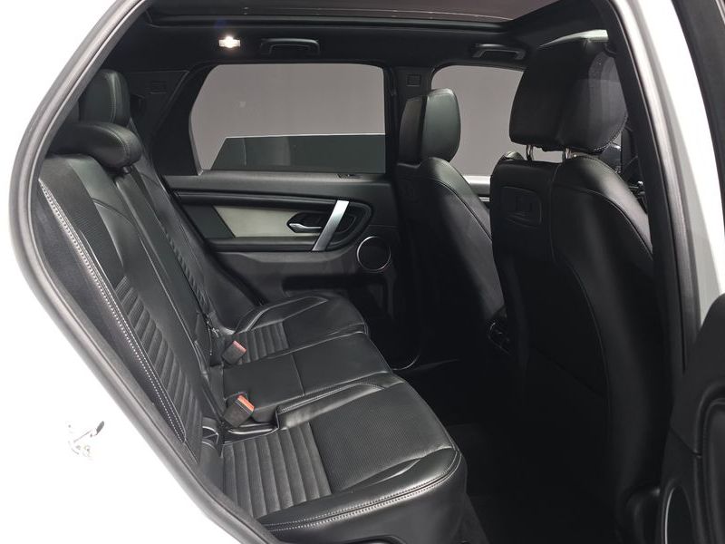 2025 Land Rover Discovery Sport P250 Dynamic SE photo 12