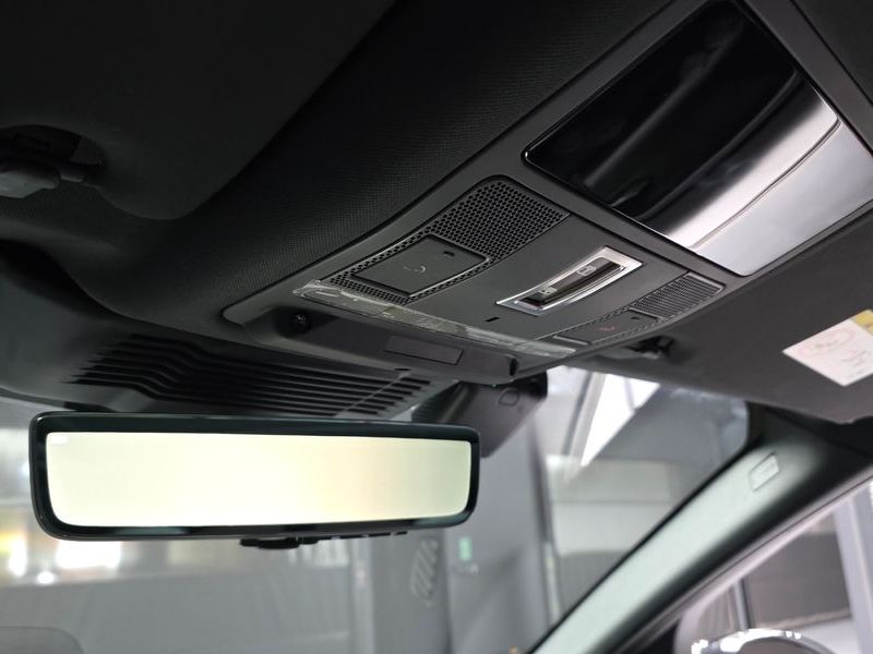 2025 Land Rover Discovery Sport P250 Dynamic SE photo 17