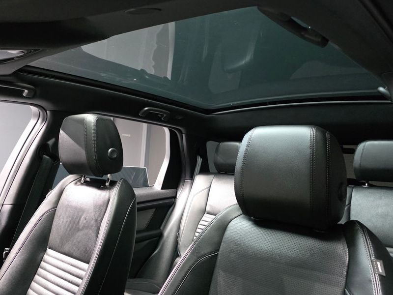 2025 Land Rover Discovery Sport P250 Dynamic SE photo 19