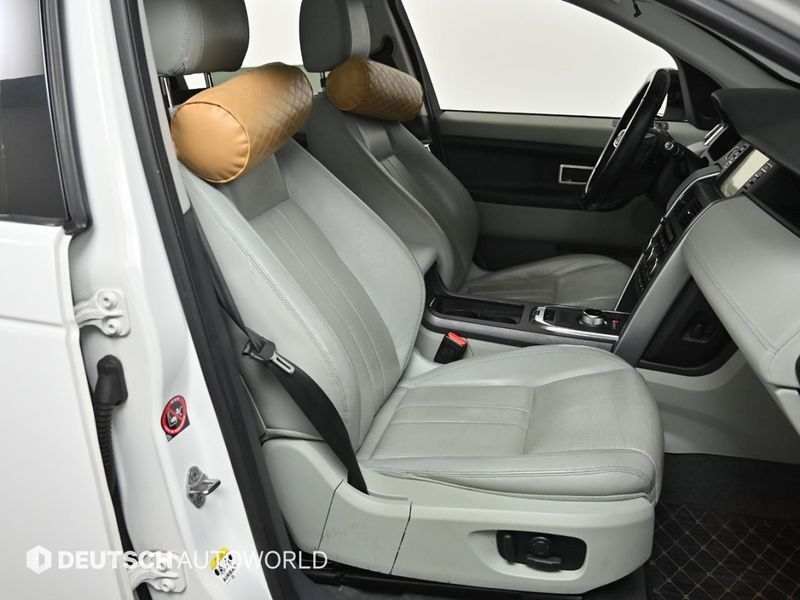 2016 Land Rover Discovery Sport 2.0 TD4 SE photo 9