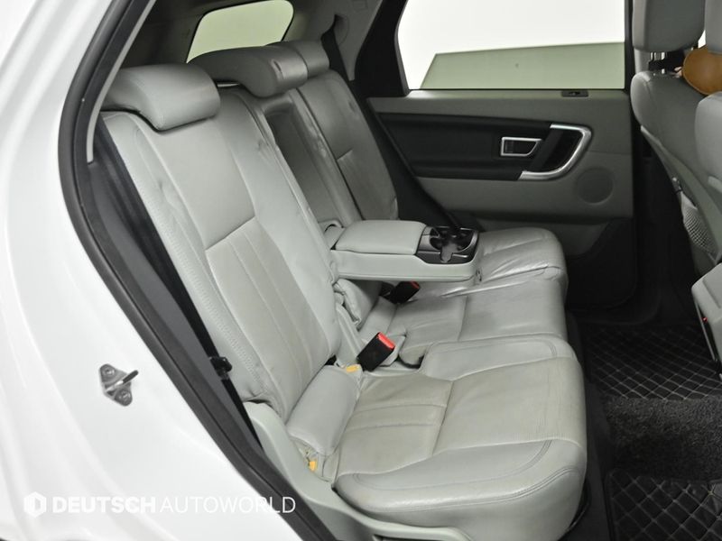 2016 Land Rover Discovery Sport 2.0 TD4 SE photo 11