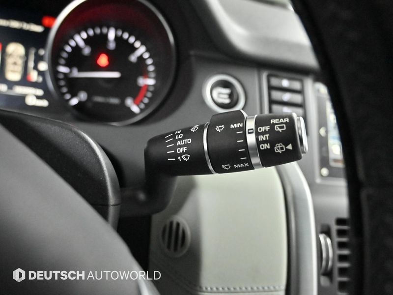 2016 Land Rover Discovery Sport 2.0 TD4 SE photo 14