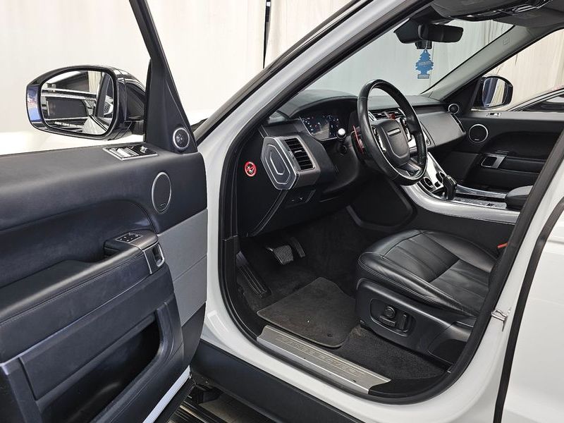 2018 Land Rover Range Rover Sport 3.0 SDV6 HSE photo 10