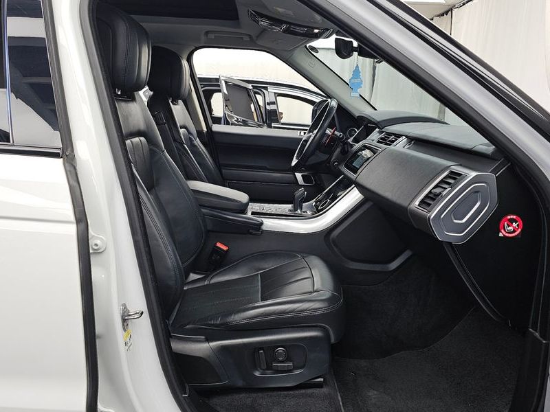 2018 Land Rover Range Rover Sport 3.0 SDV6 HSE photo 11