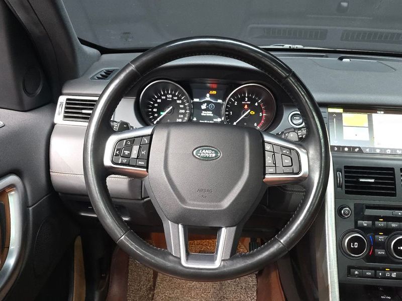 2017 Land Rover Discovery Sport 2.0 TD4 HSE Luxury photo 13