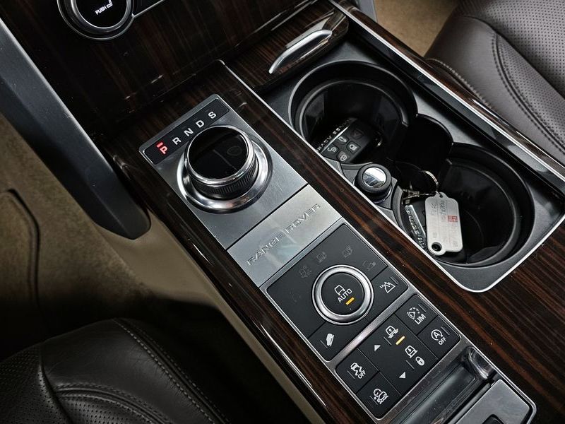2017 Land Rover Range Rover 5.0 SC Vogue SE photo 9