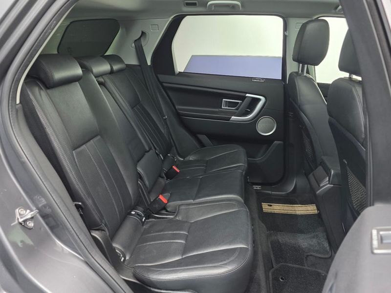 2017 Land Rover Discovery Sport 2.0 TD4 SE (150PS) photo 12