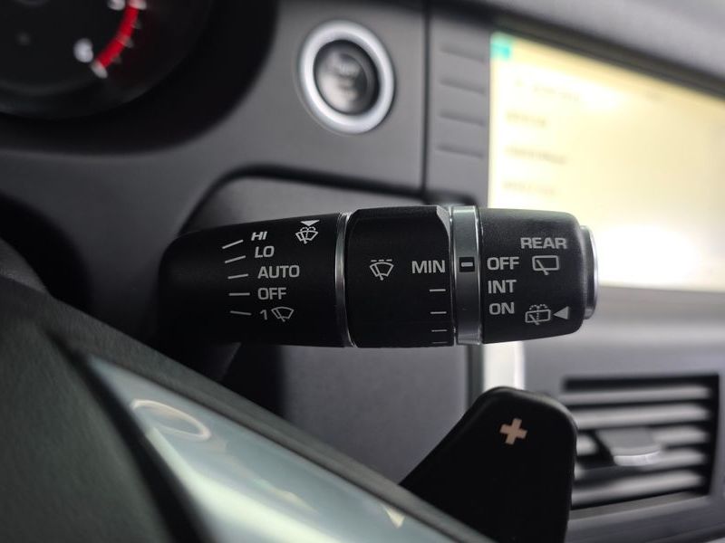 2017 Land Rover Discovery Sport 2.0 TD4 SE (150PS) photo 18
