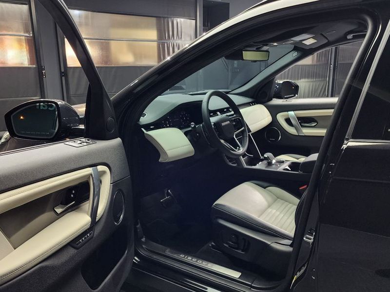 2025 Land Rover Discovery Sport P250 Dynamic SE photo 10