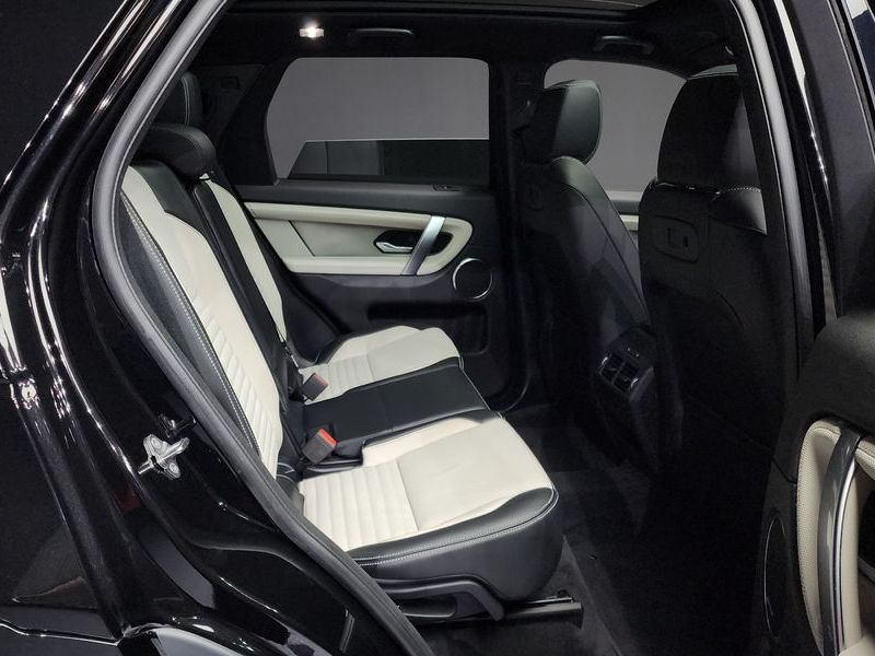 2025 Land Rover Discovery Sport P250 Dynamic SE photo 12