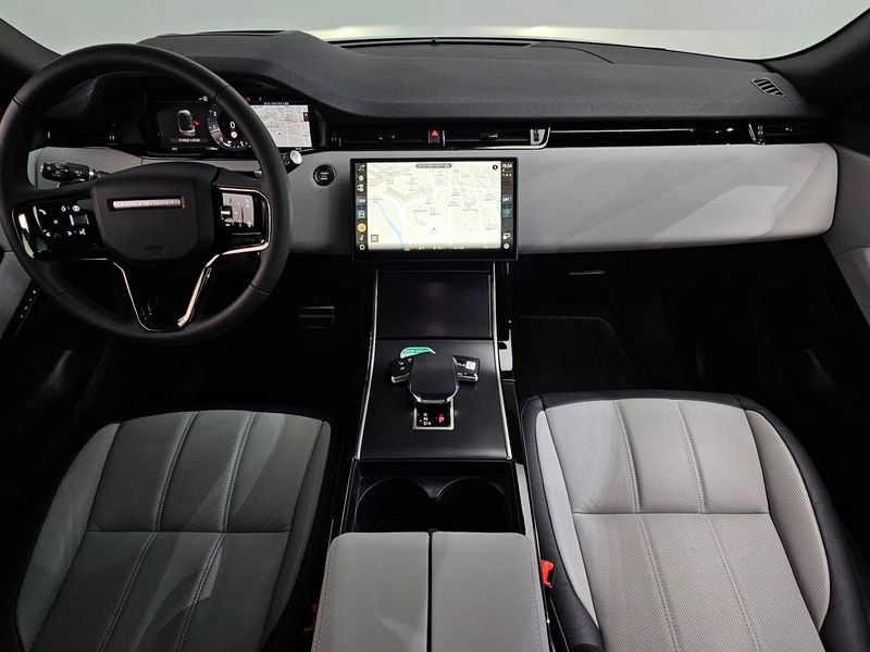 2026 Land Rover Range Rover Evoque P250 Dynamic SE photo 7