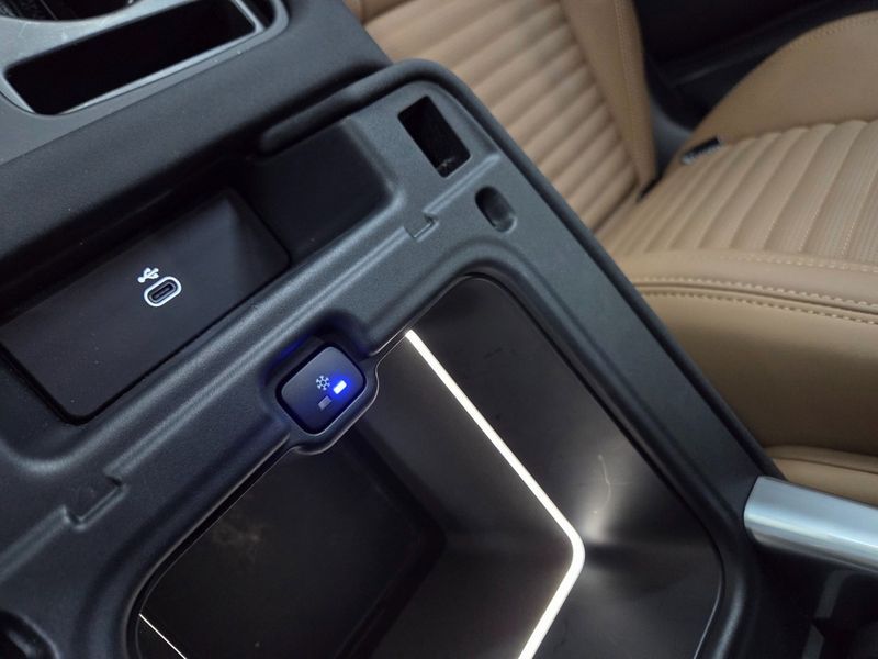 2025 Land Rover Discovery P360 Dynamic HSE photo 12