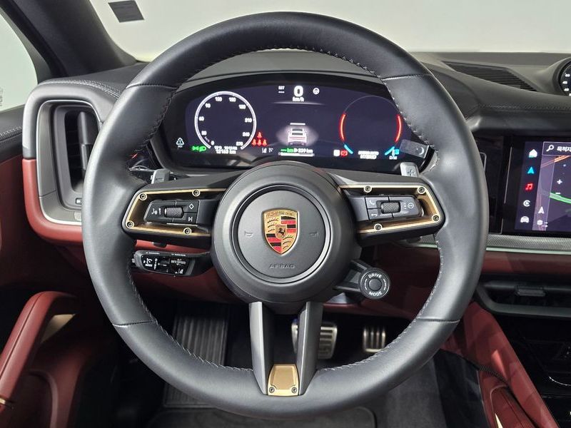 2025 Porsche Cayenne 3.0 E-Hybrid Coupe photo 13