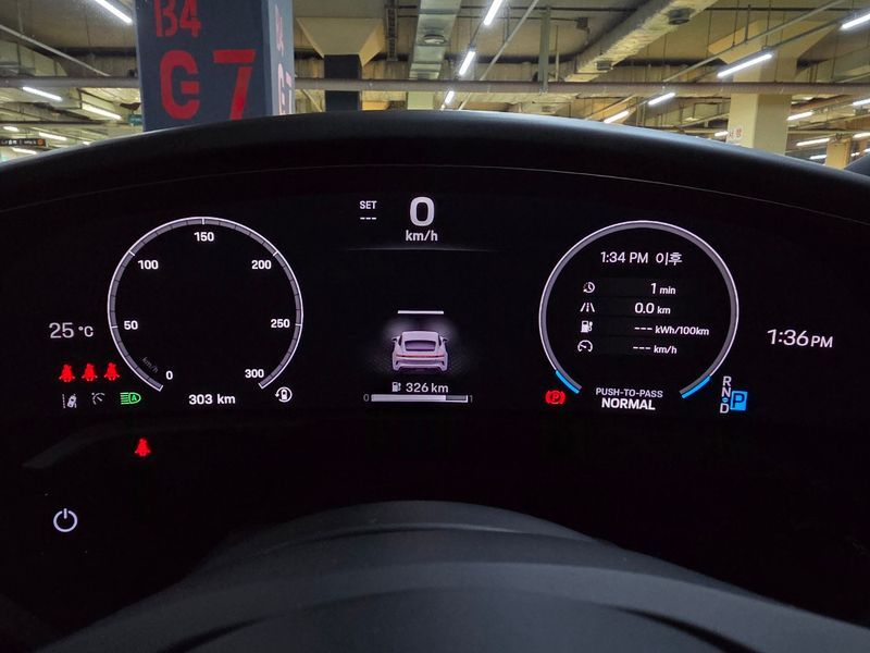 2025 Porsche Taycan Turbo photo 8