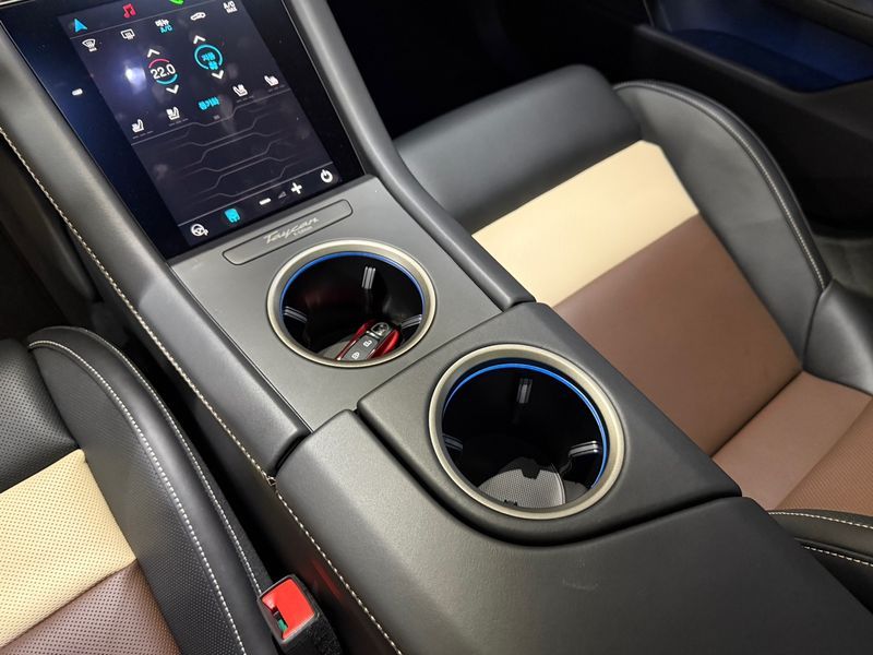2025 Porsche Taycan Turbo photo 13