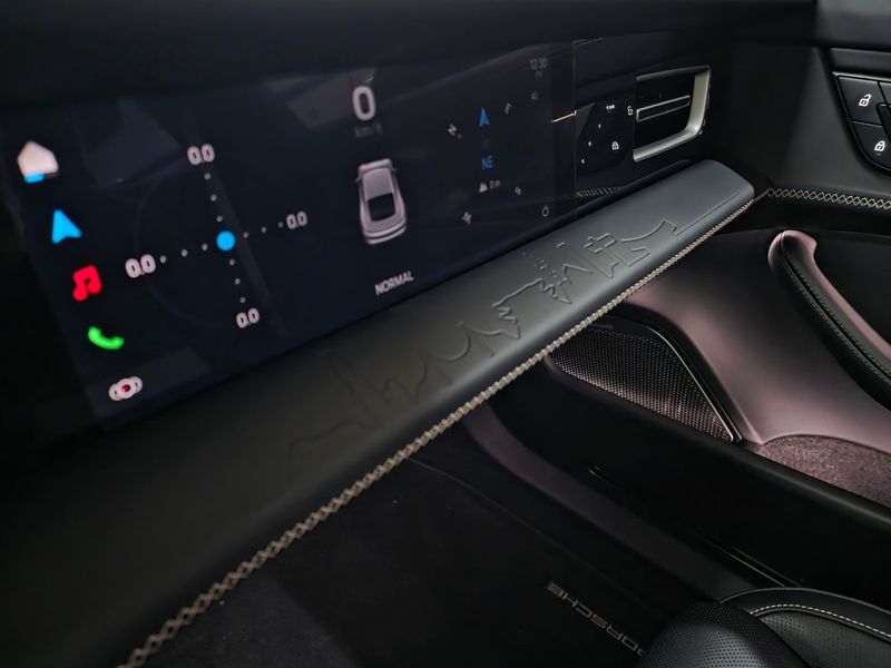 2025 Porsche Taycan Turbo photo 15