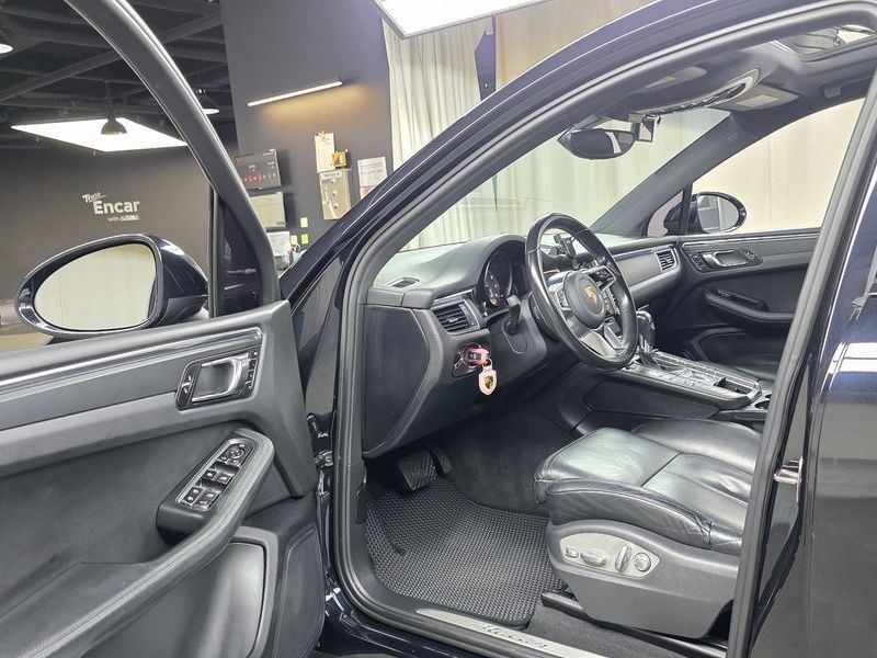 2015 Porsche Macan 2.0 95B photo 12