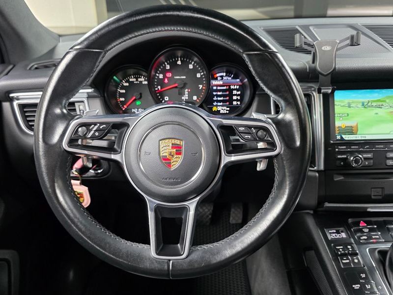 2015 Porsche Macan 2.0 95B photo 14
