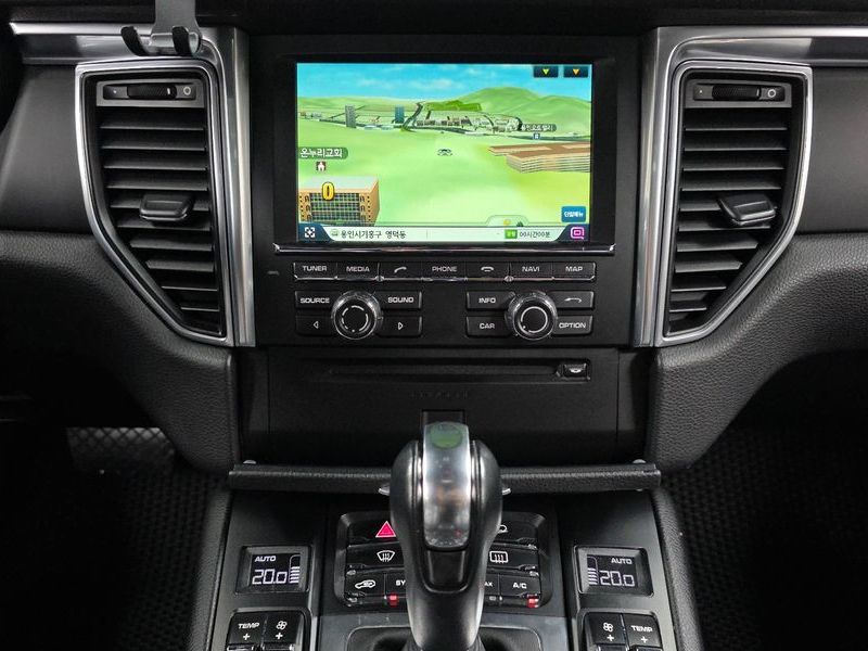 2015 Porsche Macan 2.0 95B photo 15