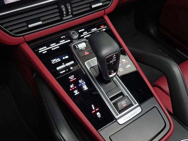 2023 Porsche Cayenne 3.0 PLATINUM EDITION photo 9