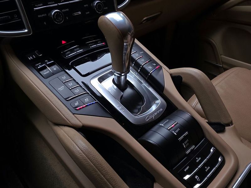 2015 Porsche Cayenne 3.0 S E-Hybrid 958 photo 9