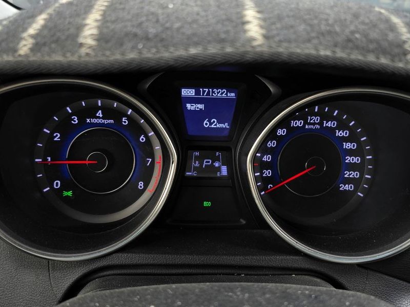 2012 Hyundai Avante M16 GDI Top photo 8