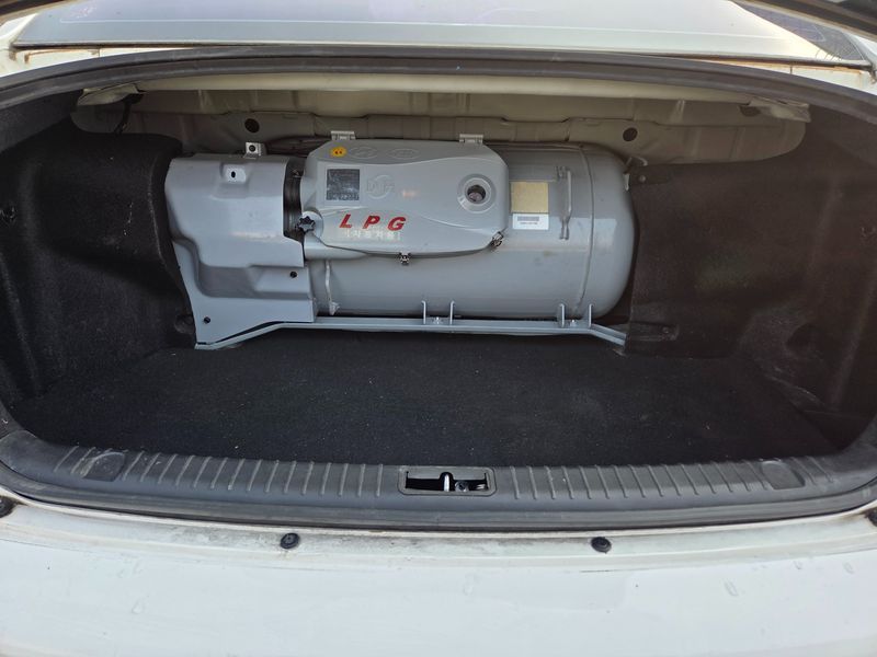 2012 Hyundai Sonata LPG N20 Standard photo 17