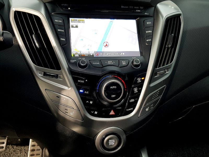 2012 Hyundai Veloster Extreme photo 11