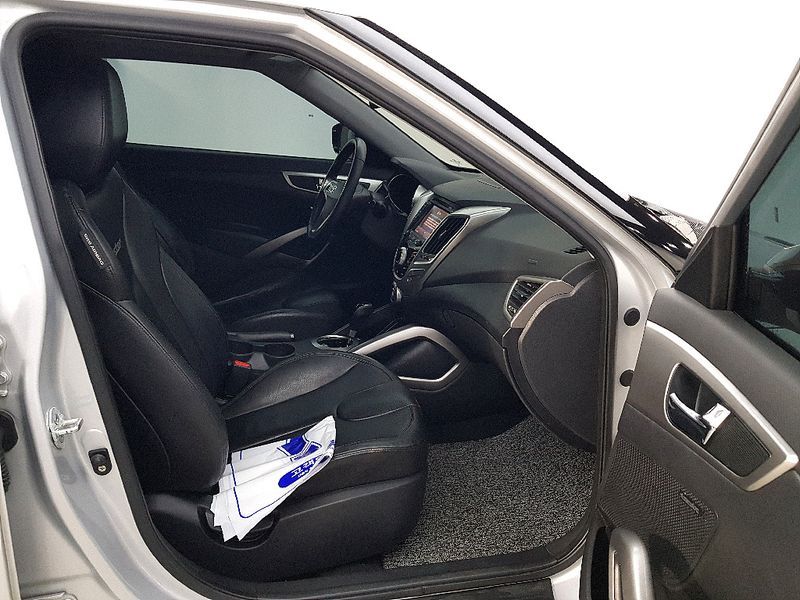 2012 Hyundai Veloster Extreme photo 14