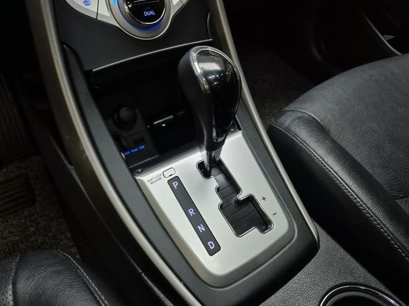 2012 Hyundai Avante M16 GDI Luxury photo 18