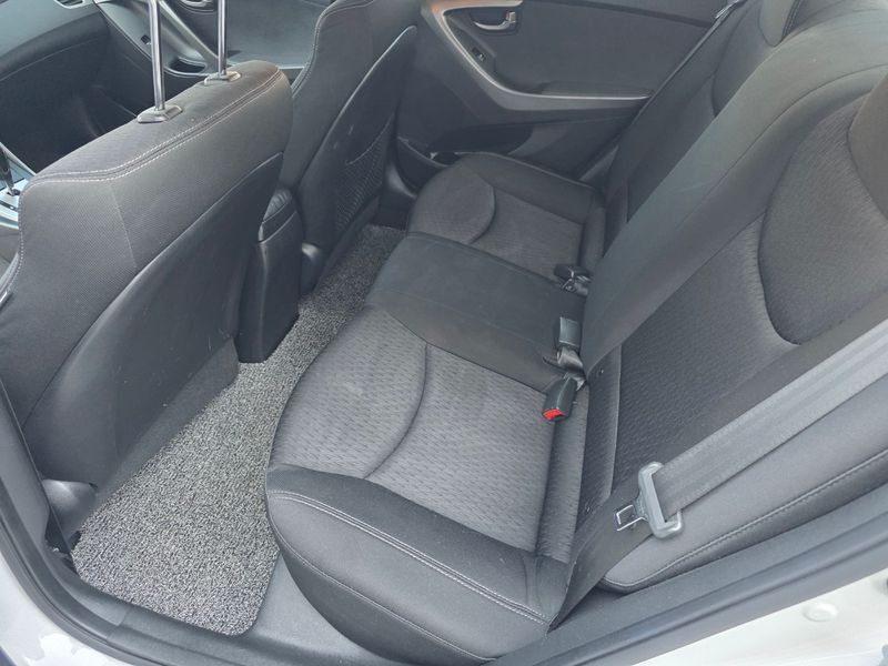 2012 Hyundai Avante LPI M16 Luxury photo 8