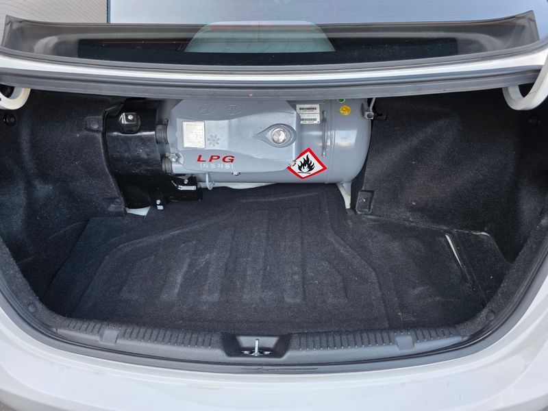 2012 Hyundai Avante LPI M16 Luxury photo 12