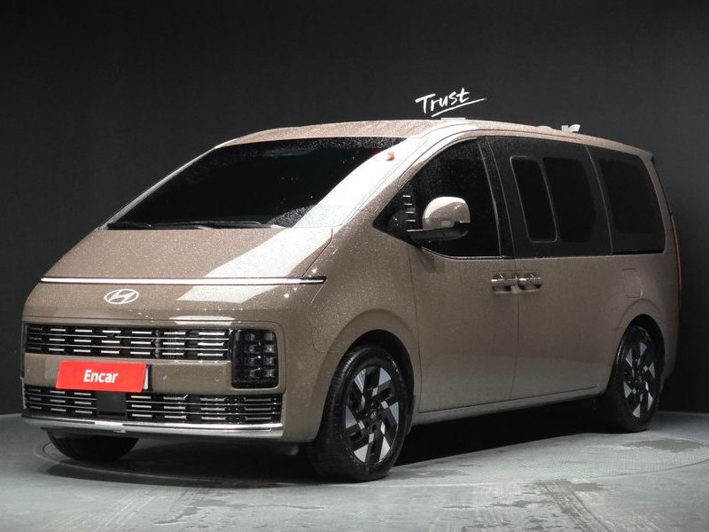 2026 Hyundai Staria HEV 1.6T Lounge 9-Seater Inspiration photo 1