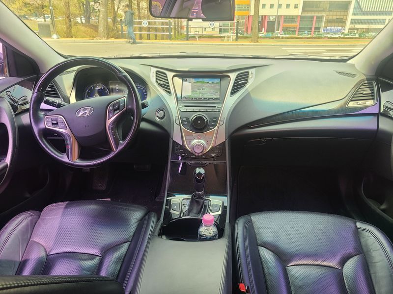 2012 Hyundai Grandeur HG240 Luxury photo 7