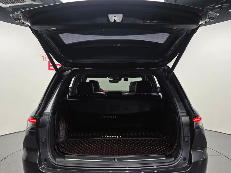 2023 Jeep Grand Cherokee 3.6 Overland photo 20