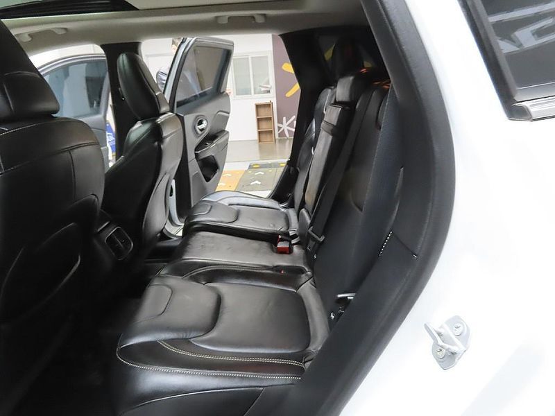 2015 Jeep Cherokee 2.0 Diesel Longitude AWD photo 11