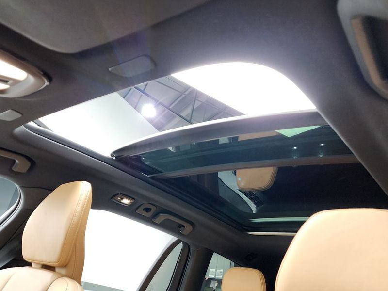 2025 Volvo V60 B5 Ultra AWD photo 17