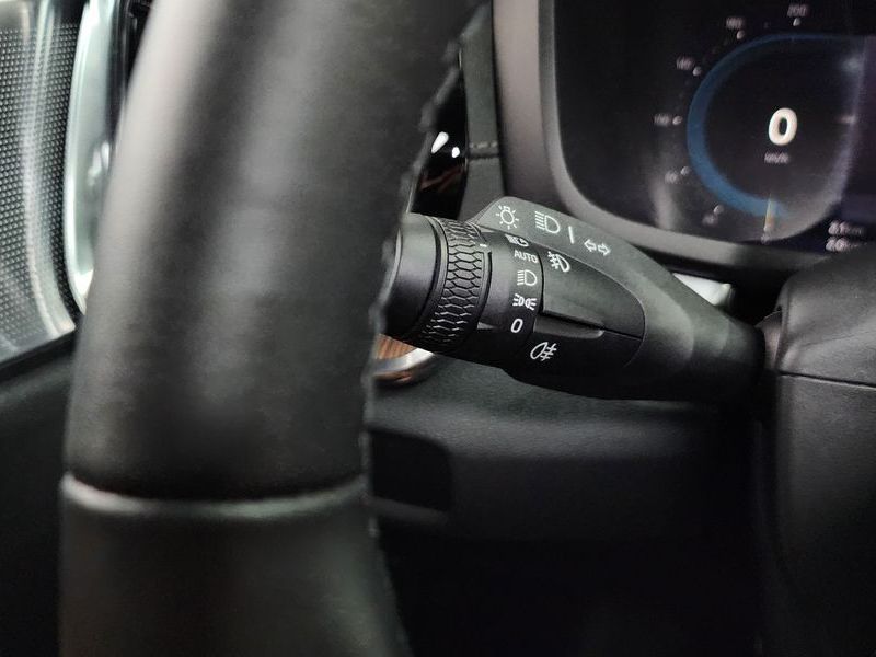2025 Volvo V60 B5 Ultra AWD photo 29