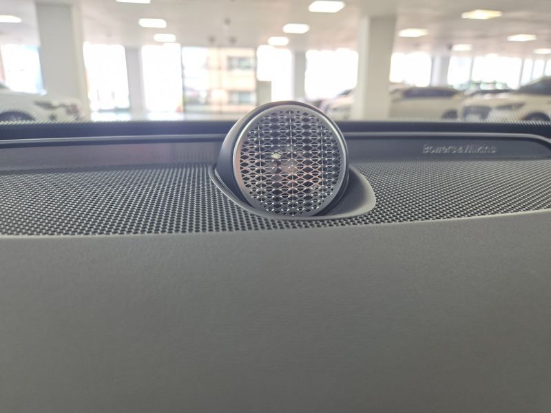 2026 Volvo XC90 B6 Ultra Bright photo 17