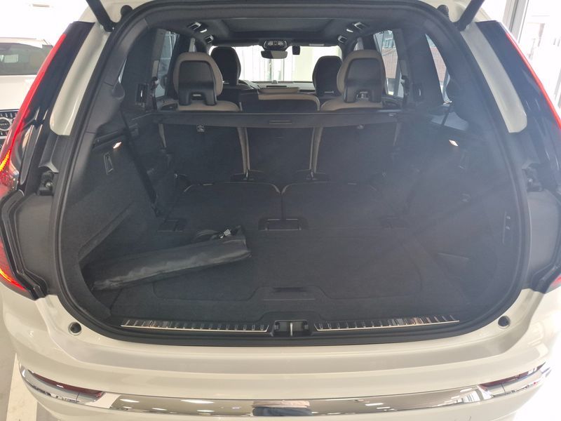 2026 Volvo XC90 B6 Ultra Bright photo 18
