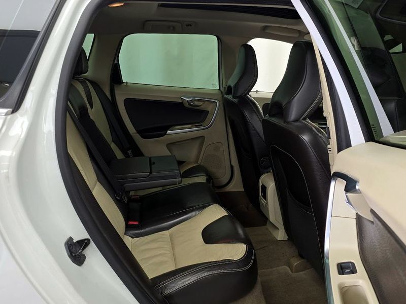 2012 Volvo XC60 D5 AWD 1st photo 12